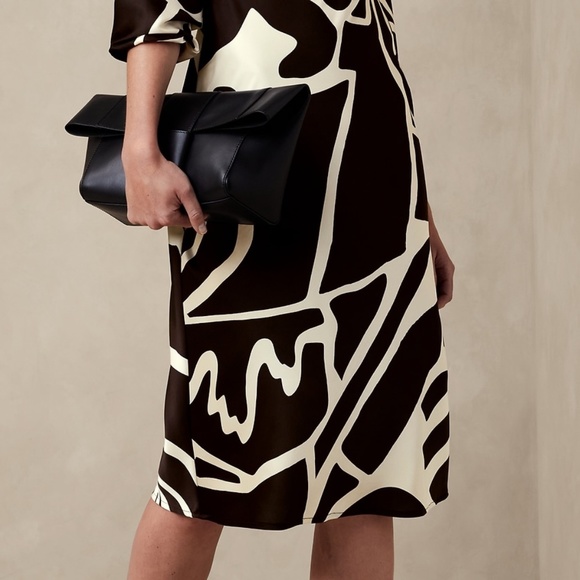 Banana Republic Blouson-Sleeve Satin-Shine Midi Dress in B&W Stonewash, Size 14 - Picture 3 of 6